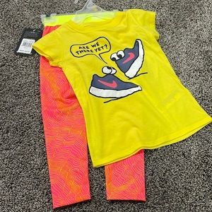 Girls nike size 4 top and leggings NWT